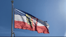 SH-Flagge im Wind